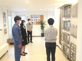 豊川店での新人研修の様子